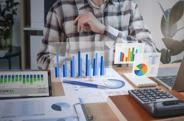 Difference Between an Accountant and Tax Advisor